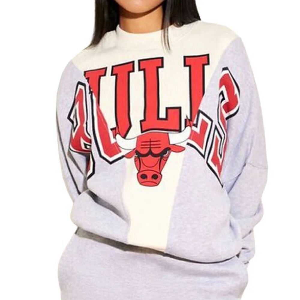 Ultra Game NBA Fleece Chicago Bulls Fleece Pullover Two Toned Gray Sweatshirt Sm